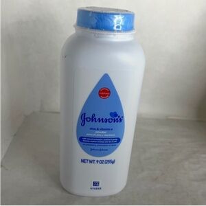 Johnson’s Baby Powder 9 oz NEW